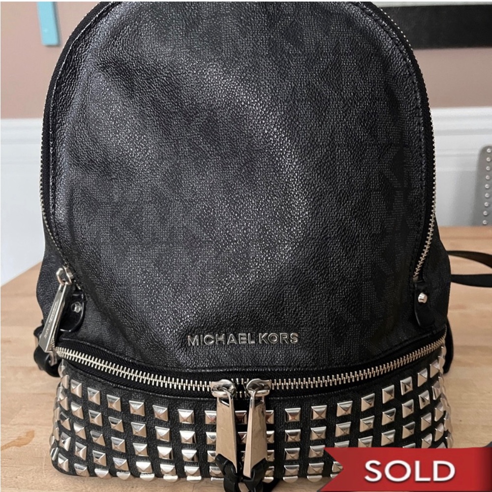 SOLD!!!! Michael Kors book bag purse